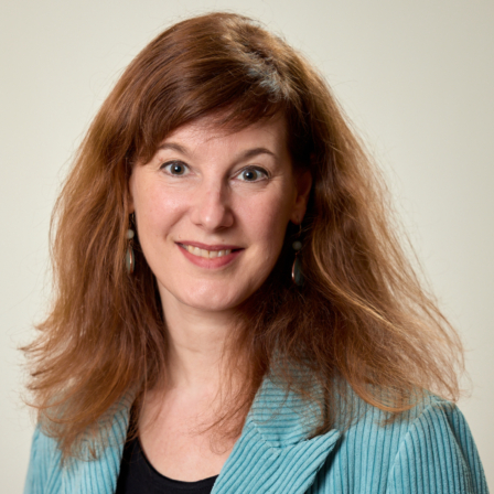 Portraitfoto von Birgit Lötsch