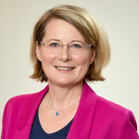 Portraitfoto von Dr.in scient. med. Gabriele Gäbler, MSc